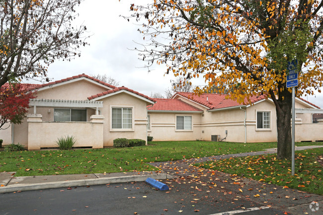 Building Photo - Creekside Apartments