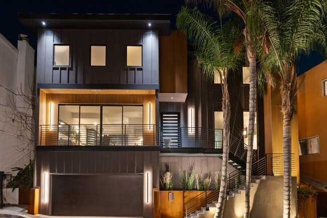 Building Photo - 3601 Dixie Canyon Pl