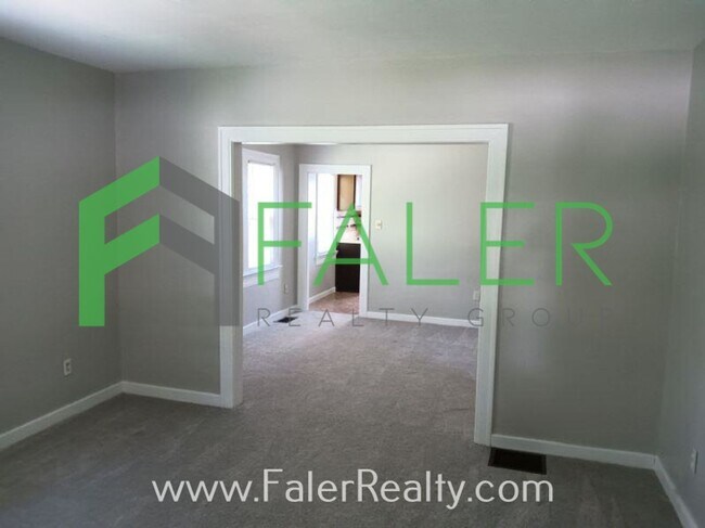 Building Photo - Beautiful Bungalow Ready Now!