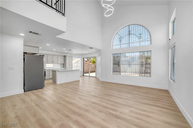 Building Photo - 5207 Silverheart Ave