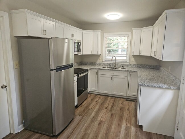 Building Photo - Smyrna Heights Bungalow