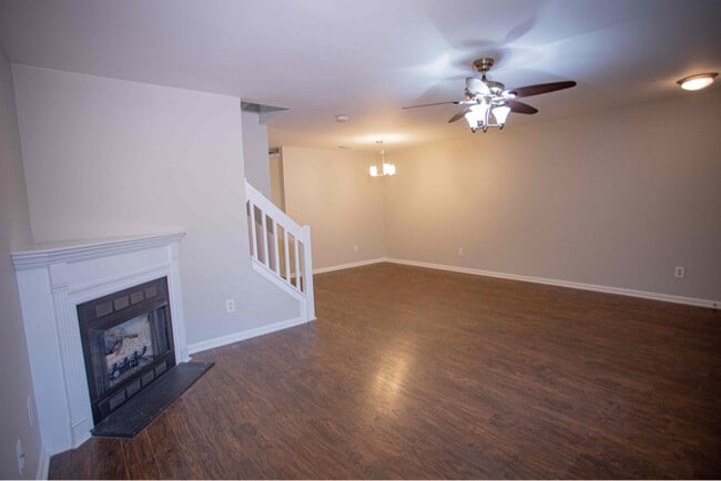 Building Photo - 10826 Holly Ridge Blvd
