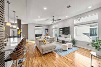 Building Photo - 4309 Marina St