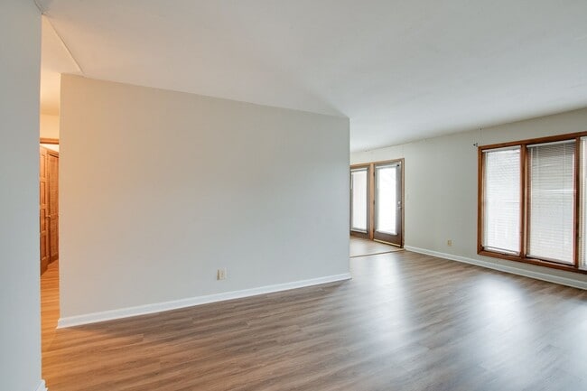 Foto del edificio - 9020 Mahogany Row SE