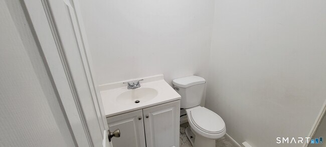 Building Photo - 8 Scuppo Rd