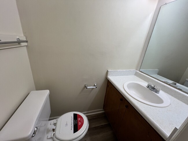 Building Photo - Townhouse for Rent