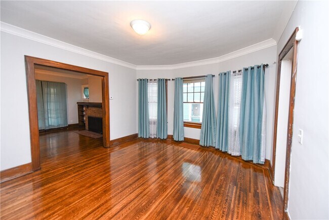 Building Photo - 200 Elmdorf Ave