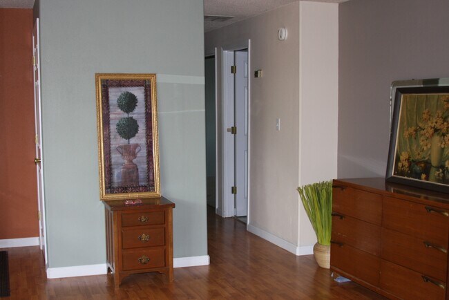 Foto del edificio - 725 Warrington Ave