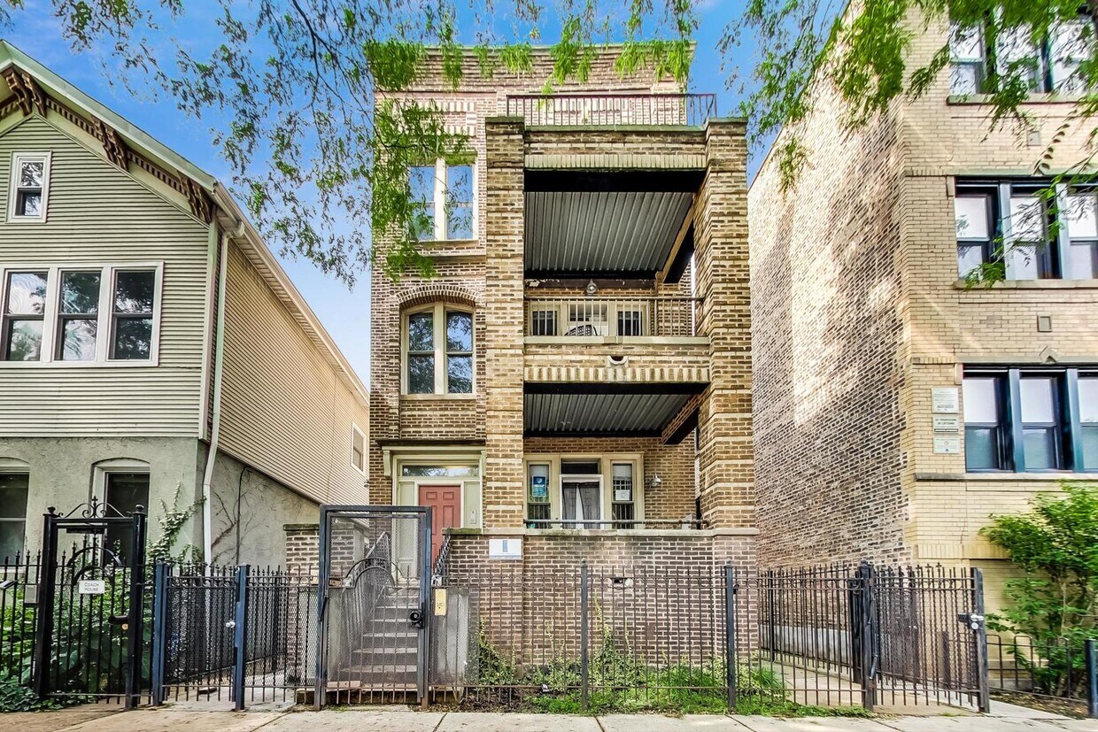 Foto principal - 1914 W Crystal St
