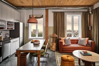 Building Photo - 110 Ann St