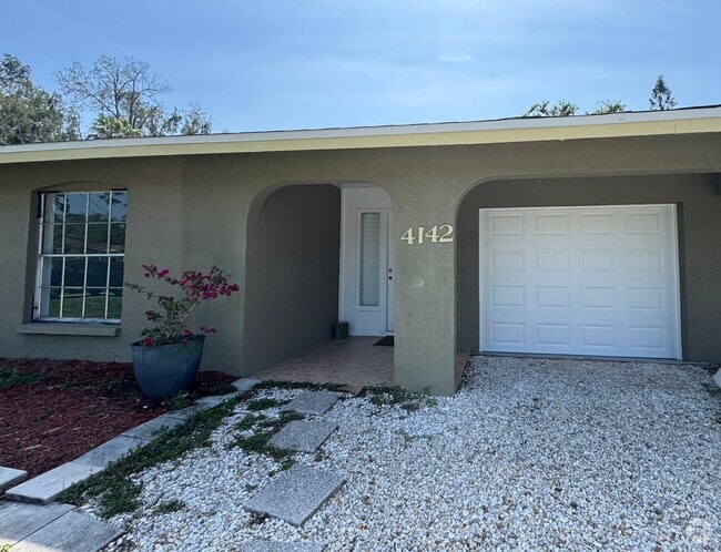 Building Photo - 4142 Iola Dr