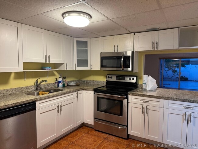 Building Photo - 3904 SW 67th Way