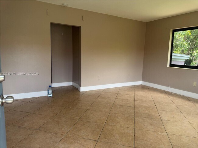 Foto del edificio - 98 NE 71st St