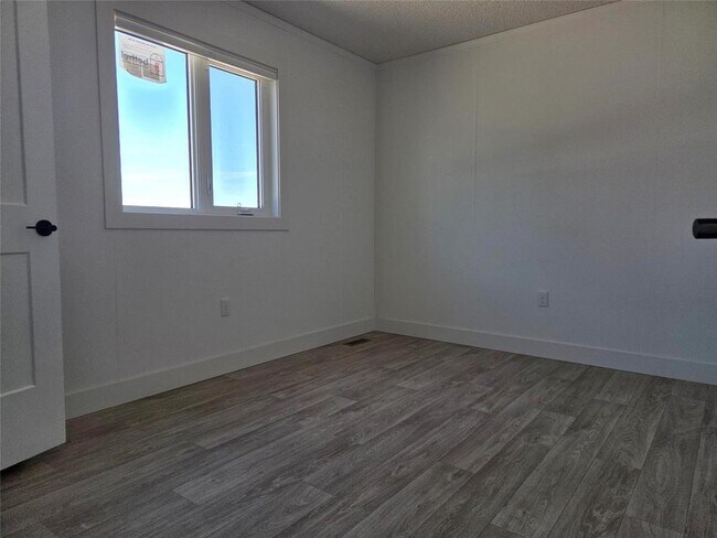 Building Photo - 125 Prairie Oak Dr