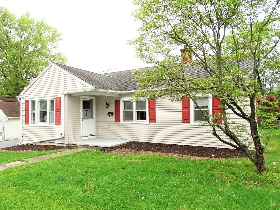 Primary Photo - 212 N Pitt St