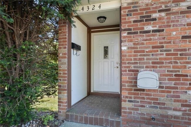 Building Photo - 4324 Hemlock Cir