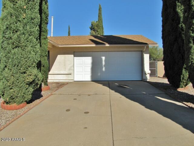 Building Photo - 1247 E Cottonwood Dr