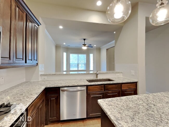 Building Photo - 4144 Riverside Dr