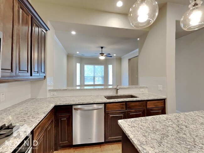 Foto del edificio - 4144 Riverside Dr