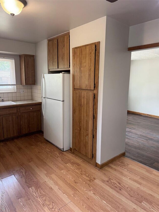 Foto del edificio - 24755 Trombley St