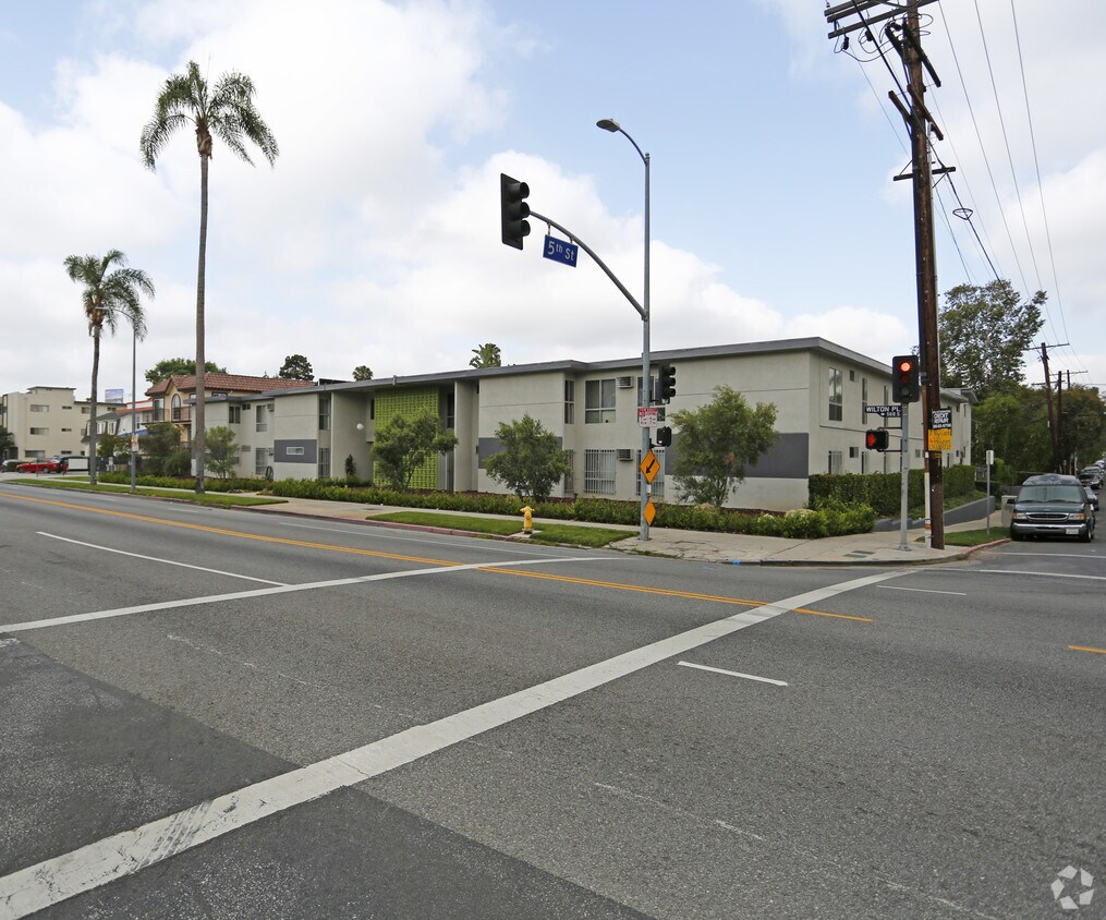 Foto principal - 505 S Wilton Pl