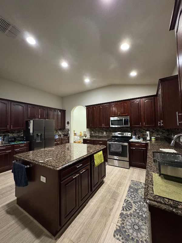 Foto del edificio - 1268 Toluke Point