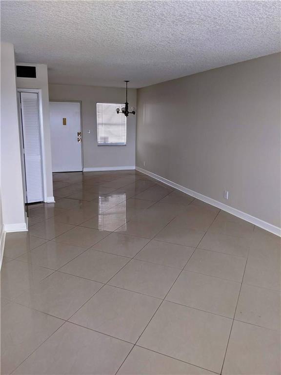 Foto del edificio - 2555 NE 11th St