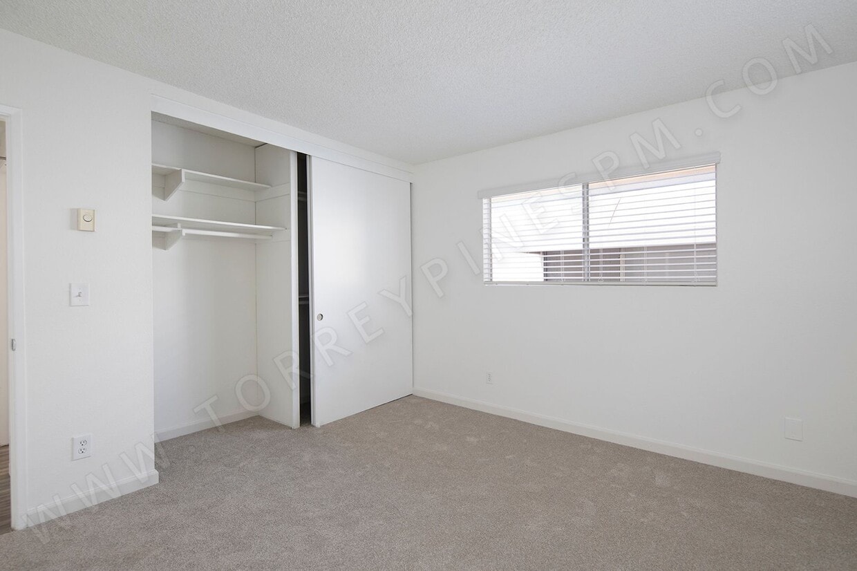 Building Photo - *MOVE-IN SPECIAL* Large 1 Bedroom in Great North Park Location with Parking!