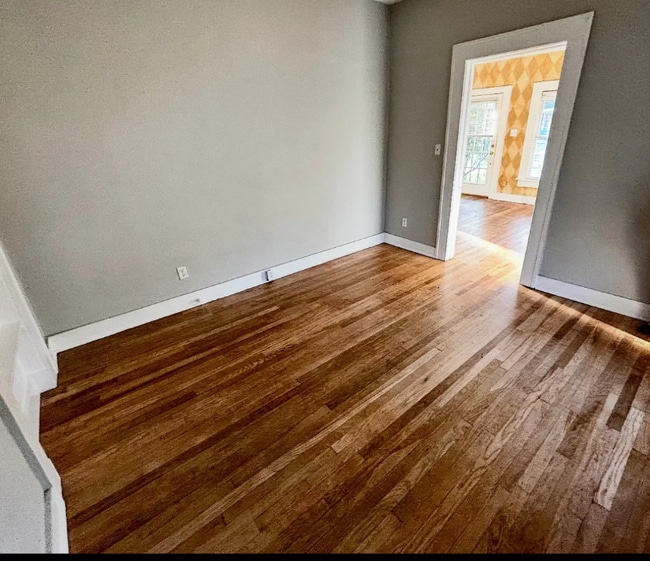 Foto del edificio - 1840 E 16th St