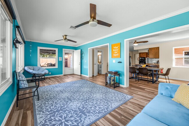 Foto del edificio - 475 Indian Creek Dr