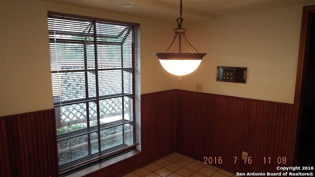 Foto del edificio - 1406 Perennial Dr