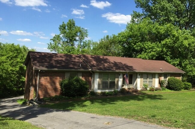 Foto del edificio - 245 Hickorydale Dr