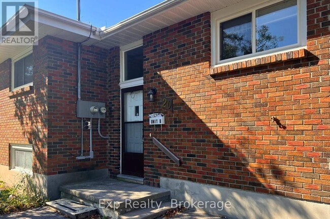 Building Photo - 20 Munro Ave