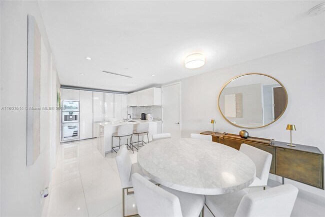 Building Photo - 10201 Collins Ave