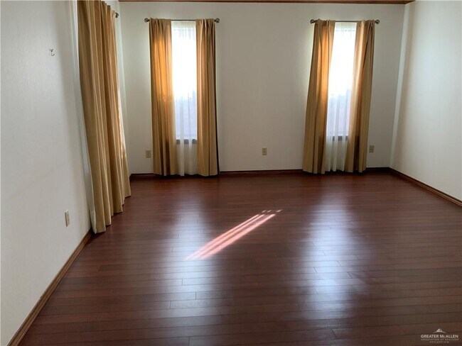 Foto del edificio - 14 Gumwood Ave