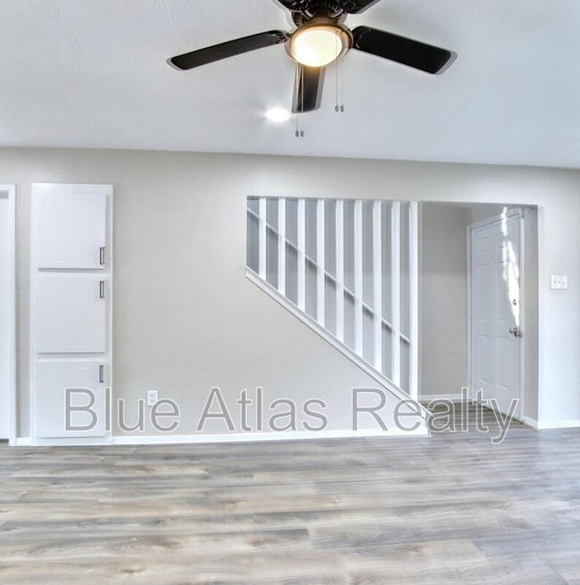 Building Photo - 2300 Indigo Ln