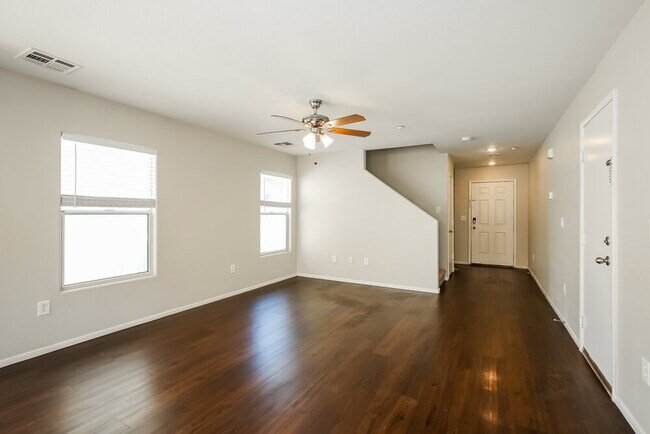 Foto del edificio - 7332 Camden Pine Ave