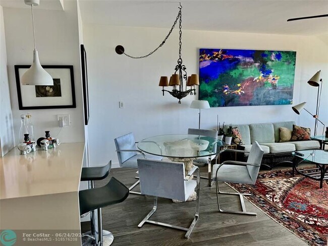 Building Photo - 2840 N Ocean Blvd