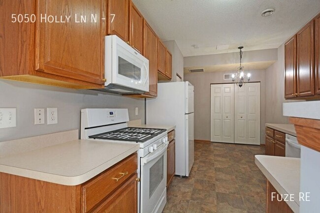 Building Photo - 5050 Holly Ln N