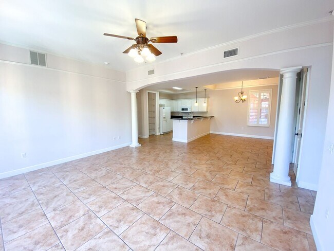 Building Photo - Jackson Square #346