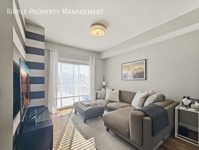 Photo du bâtiment - BRIGHT & SPACIOUS 3 BEDS, 2.5 BATHS TOWNHOUSE | PARK VIEW BALCONY