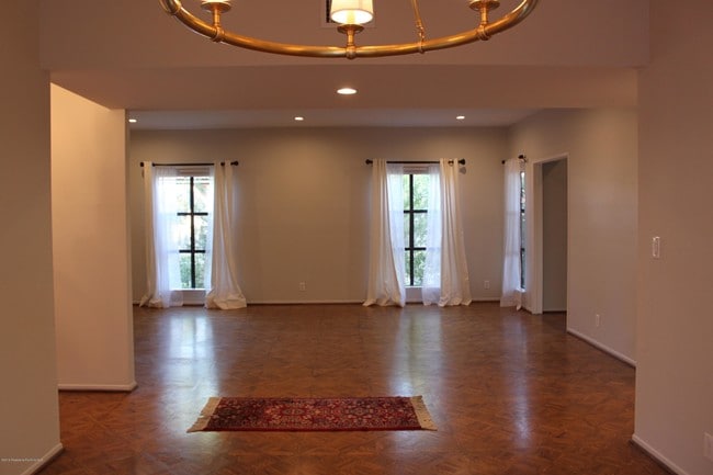 Building Photo - 252 Palmetto Dr