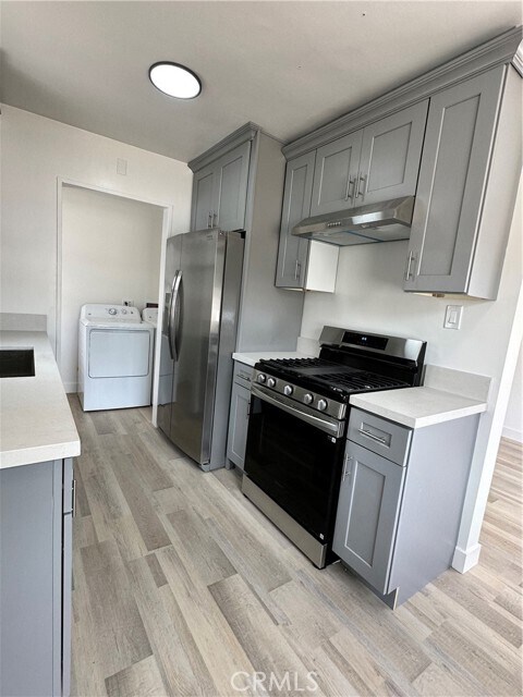 Foto del edificio - 1544 Ruhland Ave