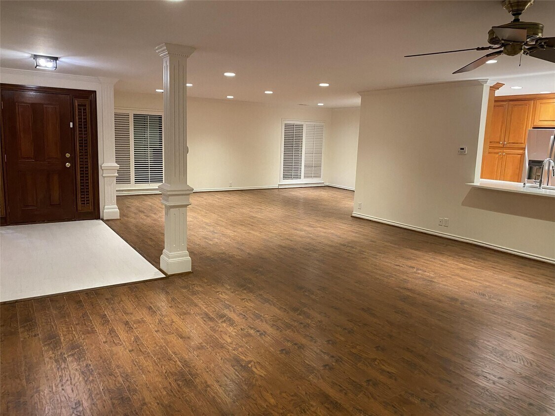 Building Photo - 3643 Midpines Drive -