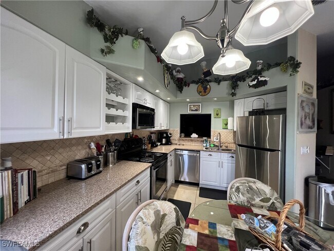 Building Photo - 1420 Cape Coral Pkwy W
