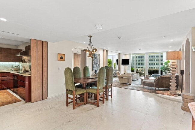 Foto del edificio - 100 Sunrise Ave