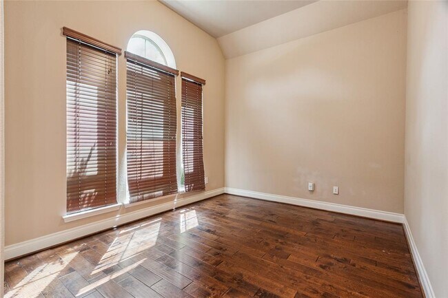Foto del edificio - 27111 Hardwick Hills Ln