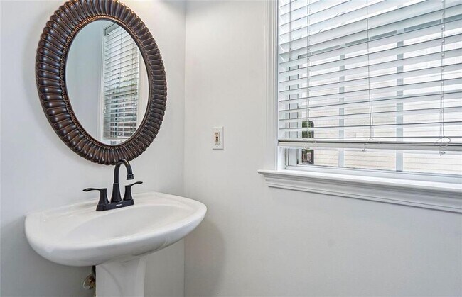 Foto del edificio - 5157 Wellisford Ct NW
