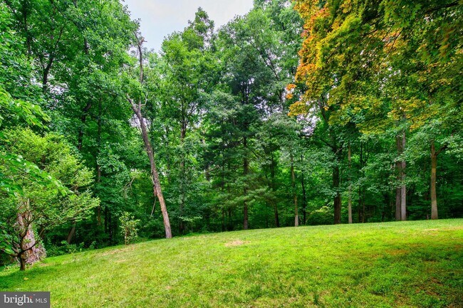 Building Photo - 5475 Green Bridge Rd