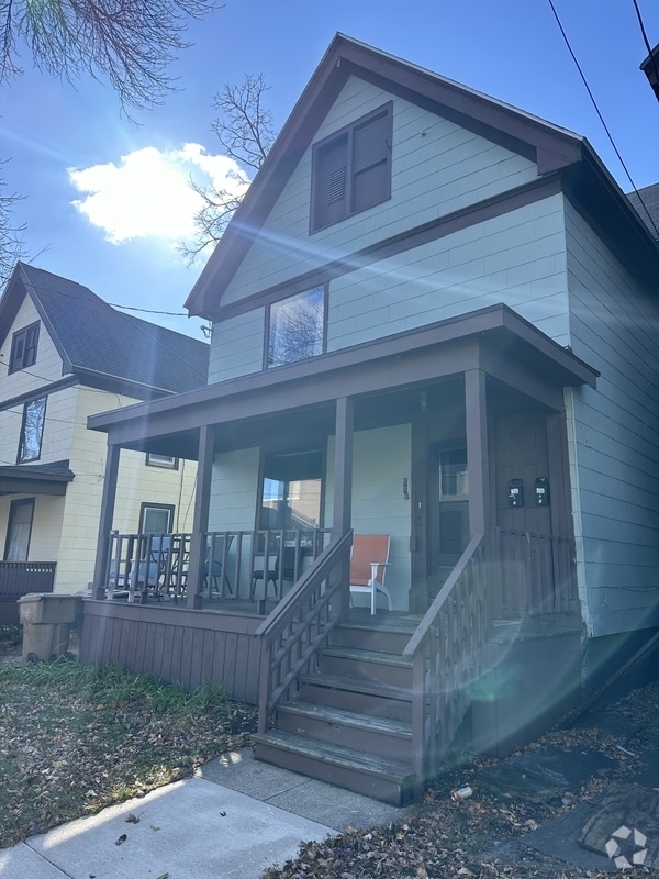 Building Photo - 118 S Blair St